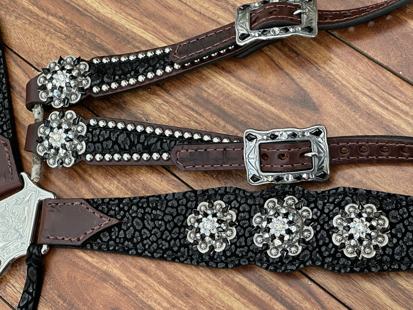 Chunky black glitter with round conchos