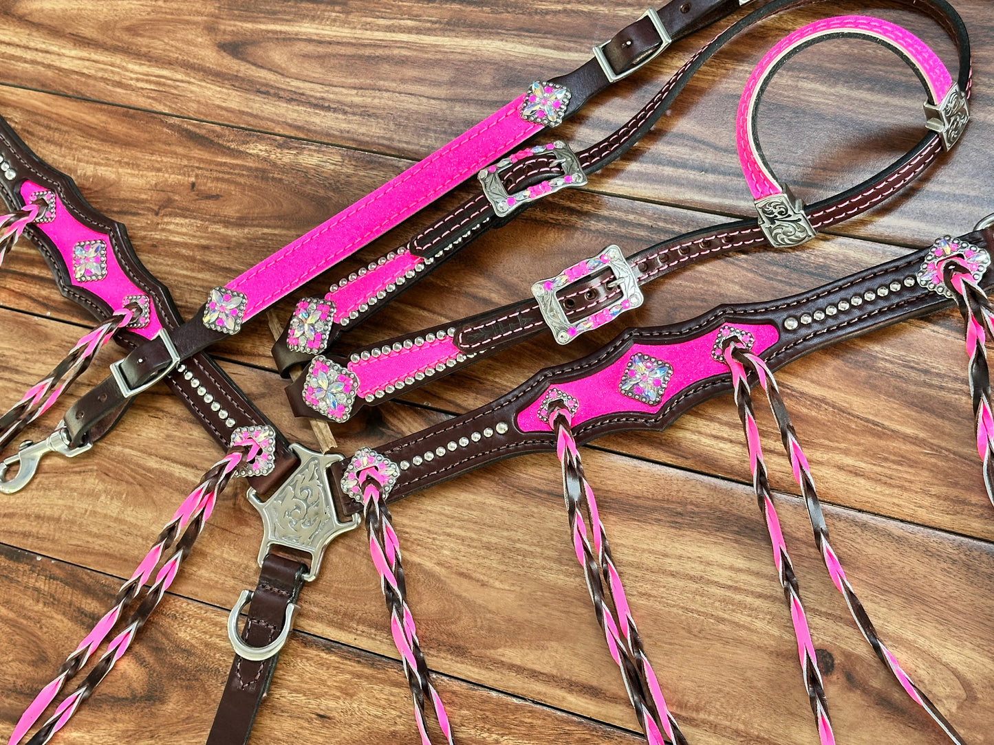 Hot pink glitter inlay with twisted fringe