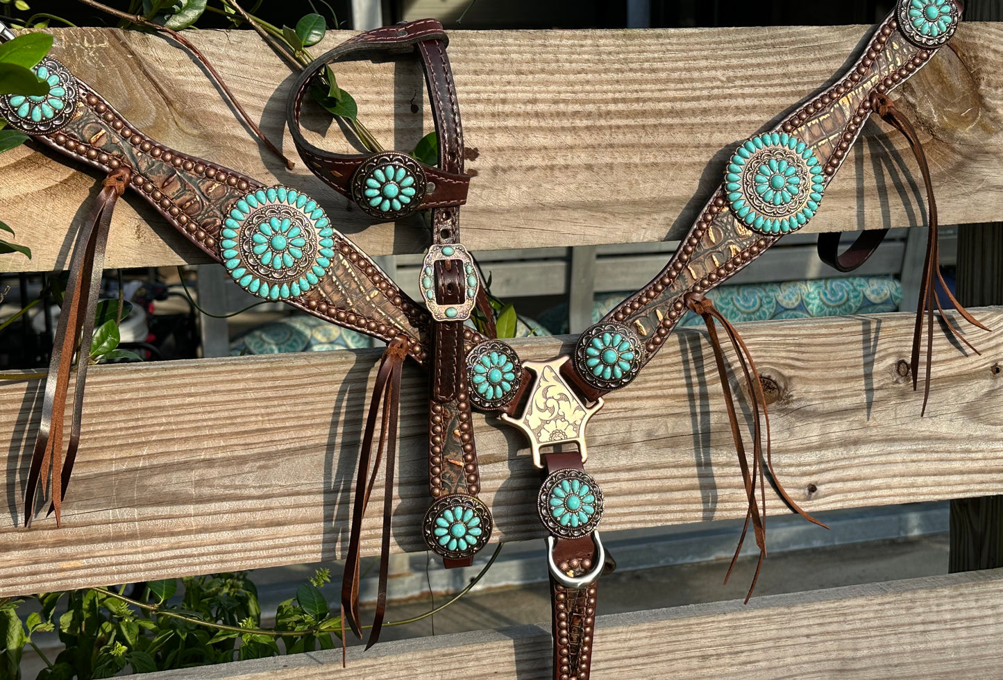 Copper frosted brown gator with turquoise