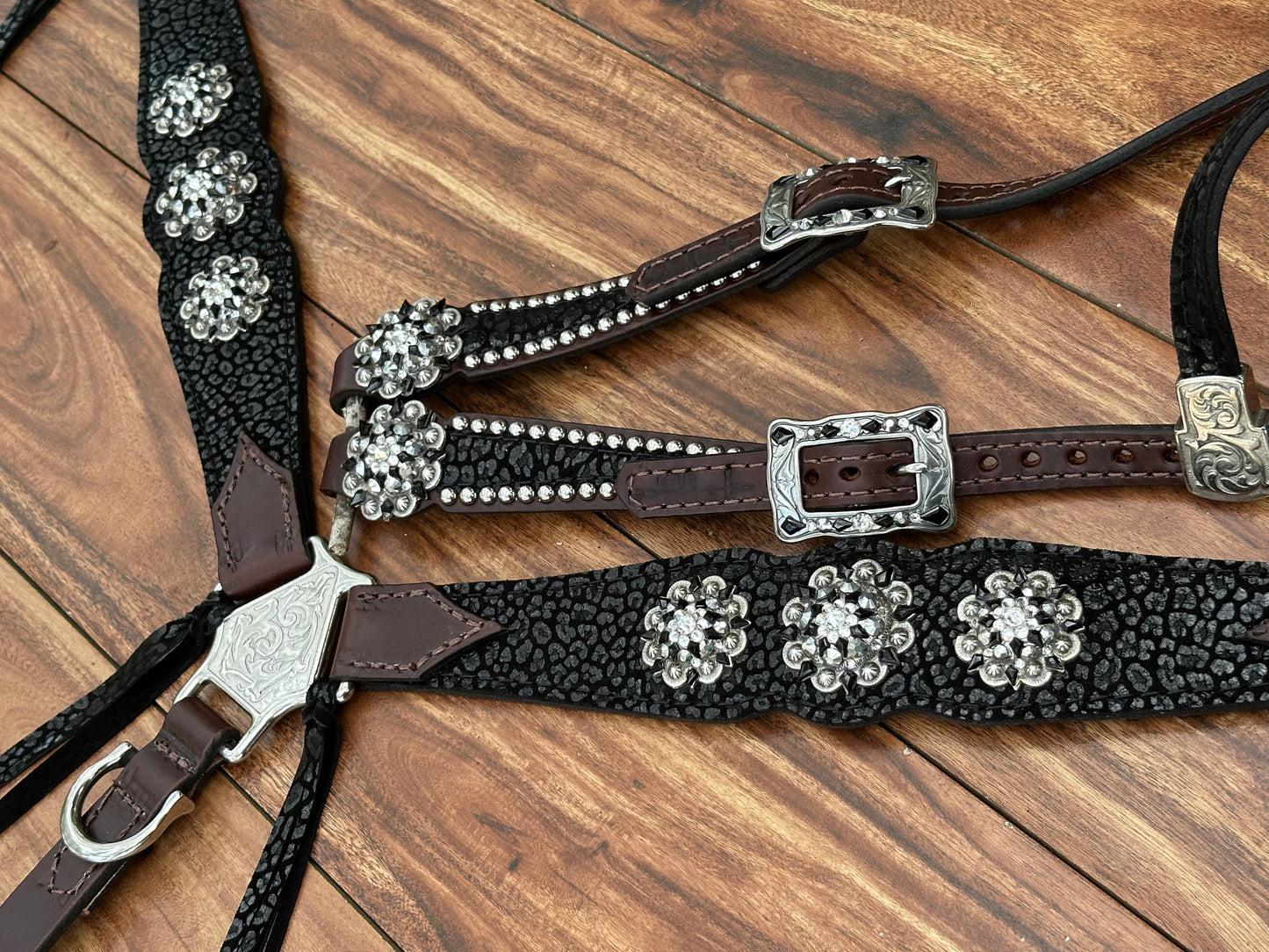 Chunky black glitter with round conchos