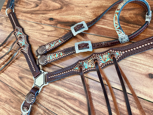 Turquoise gator with pinwheel conchos