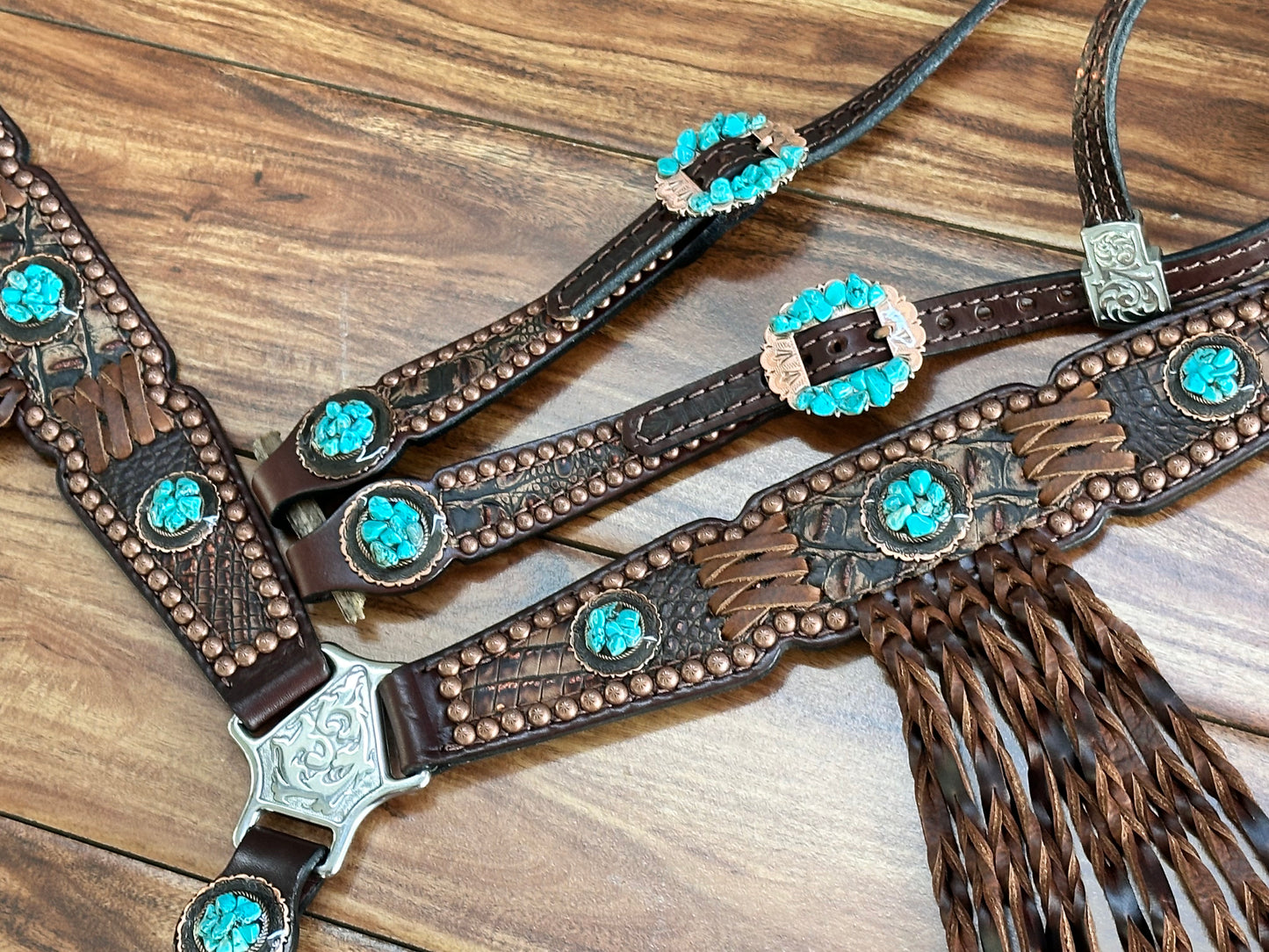 Brown gator with turquoise and twisted fringe