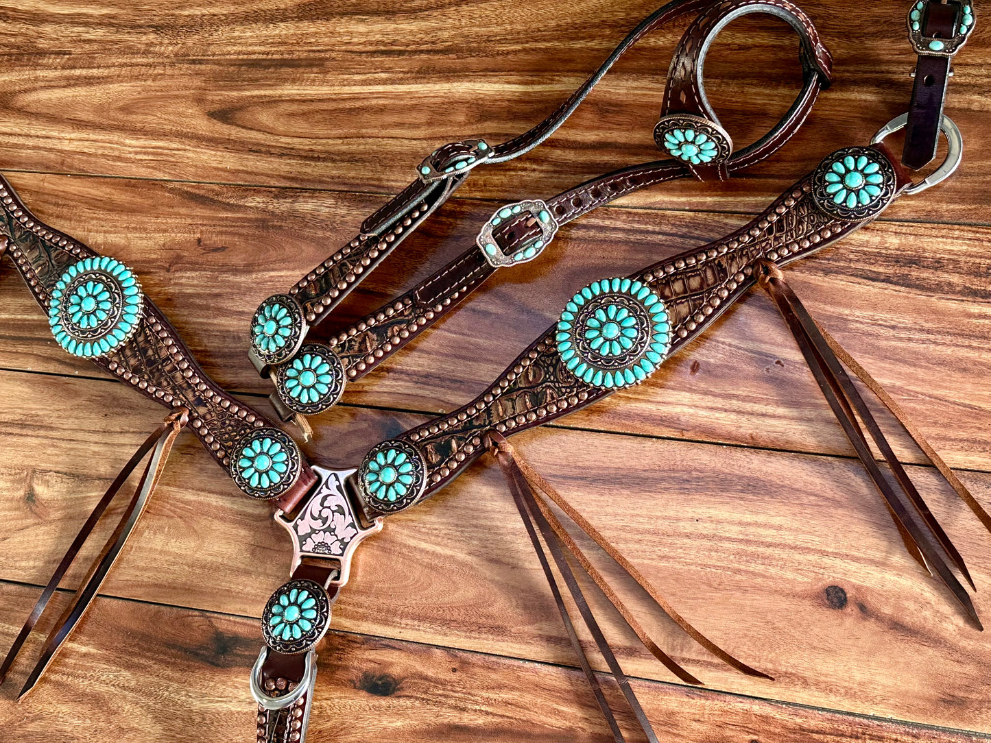 Copper frosted brown gator with turquoise