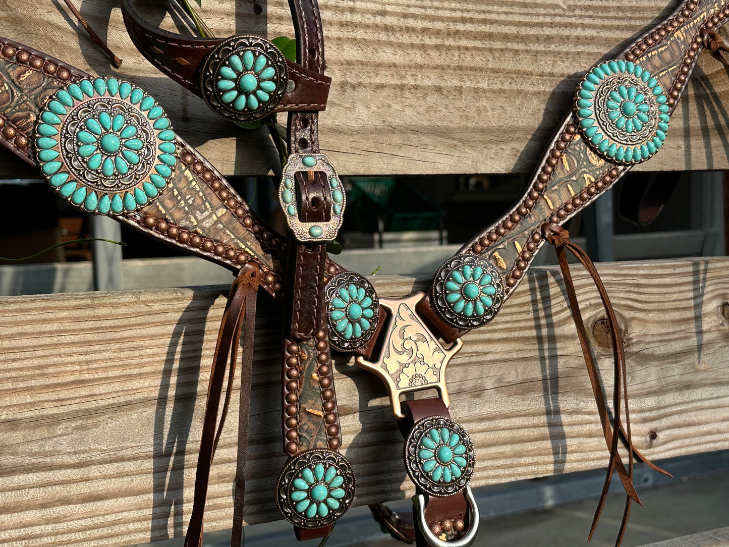 Copper frosted brown gator with turquoise