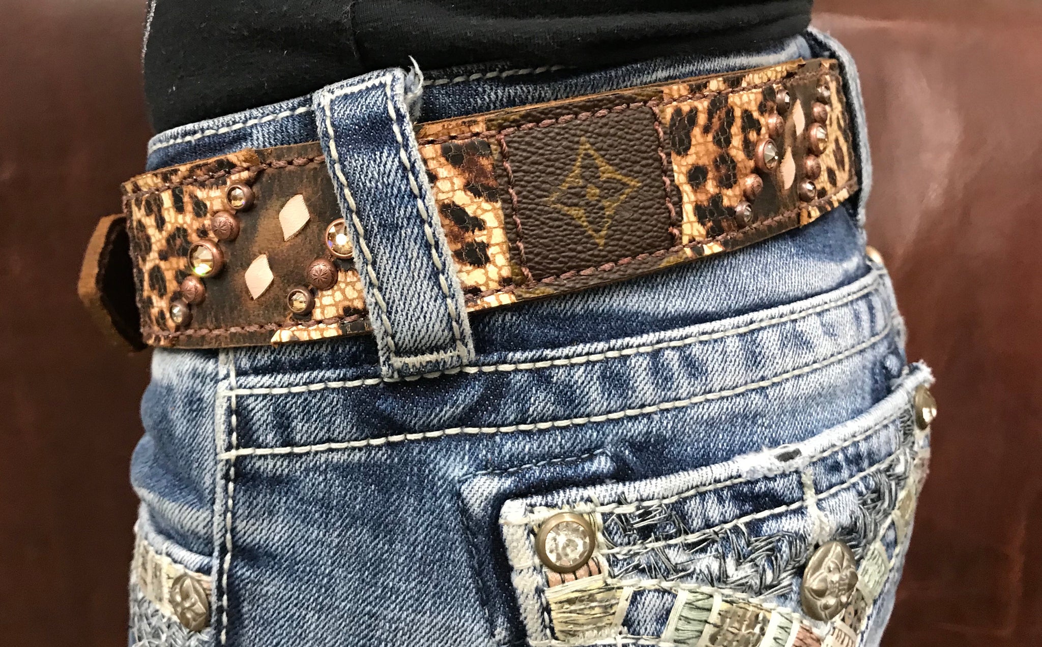 Upcycled CC Wallet - Silver/White Cheetah Print – Bullet Boots