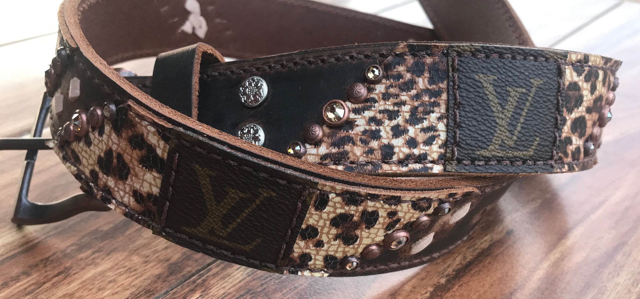 Upcycled CC Wallet - Silver/White Cheetah Print – Bullet Boots