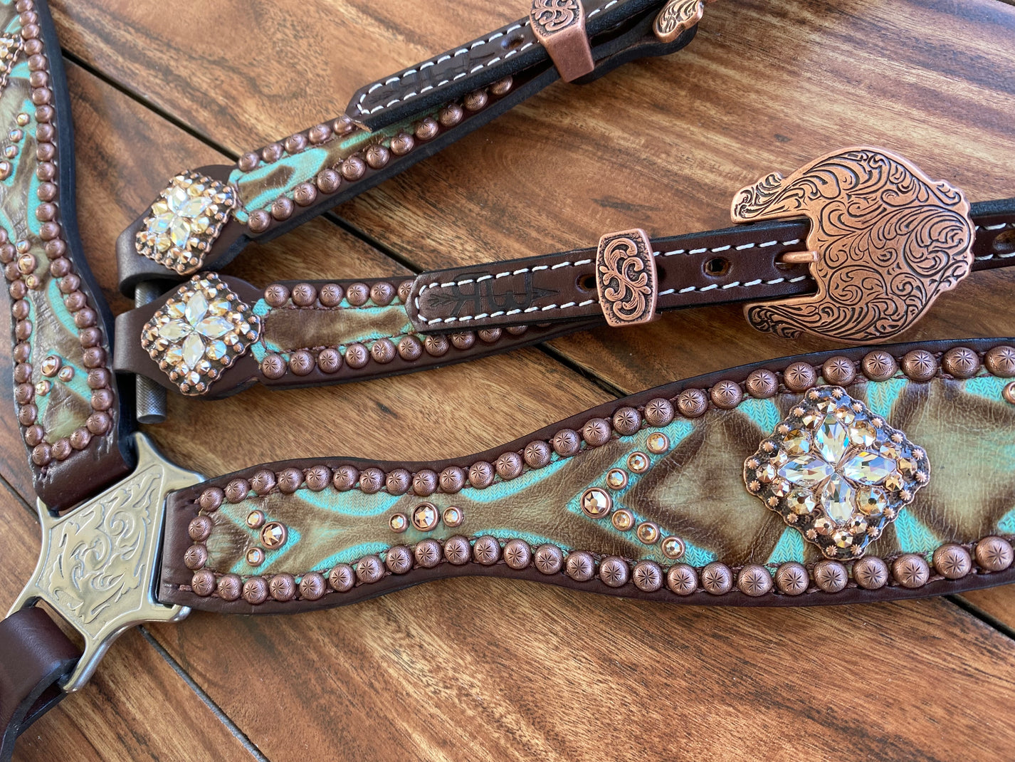 Green Aztec with crystals – Rockn'Wilsons