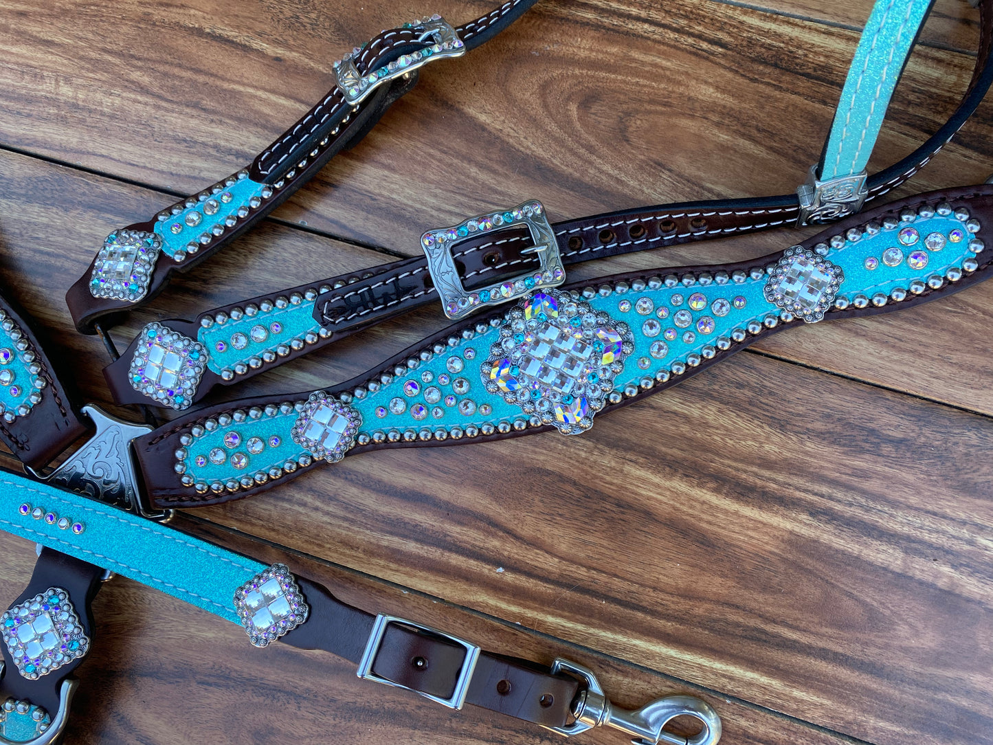 Turquoise glitter with XL conchos
