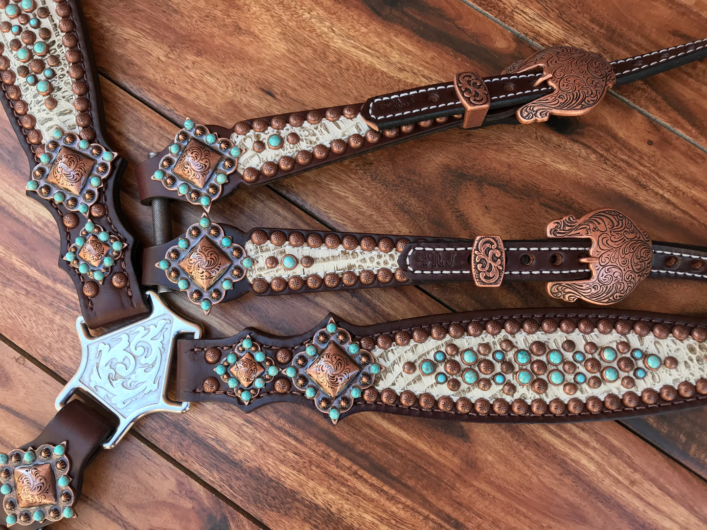 Antique White Gator with Turquoise