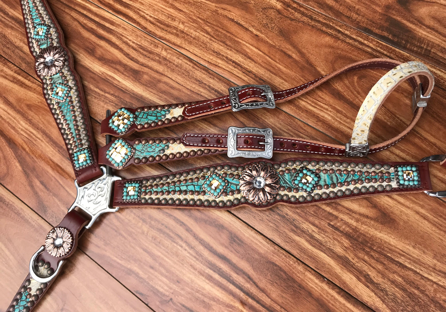 Turquoise and Cream Gator Leather
